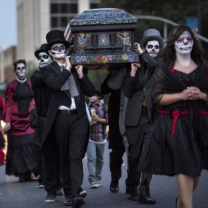 メキシコのハロウィンのパレード